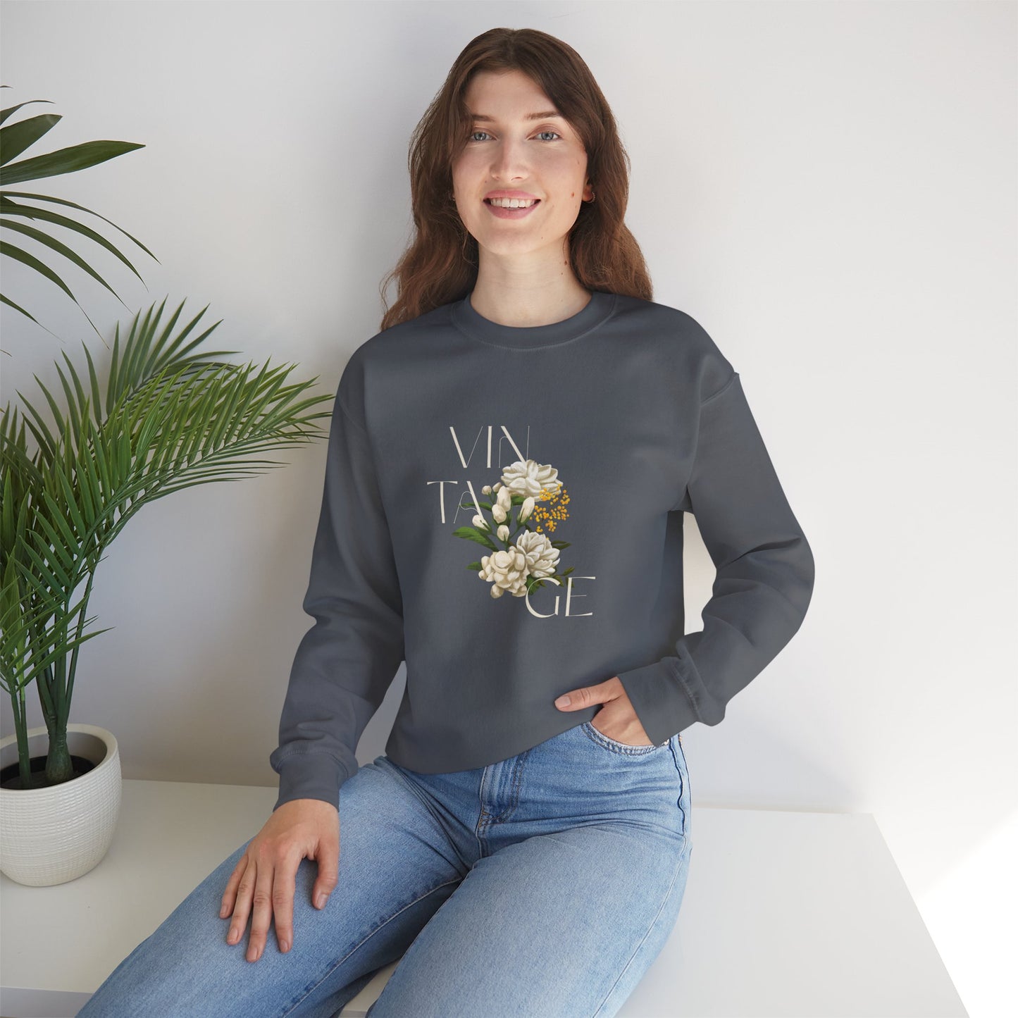 Vintage Women's Heavy Blend™ Crewneck Sweatshirt